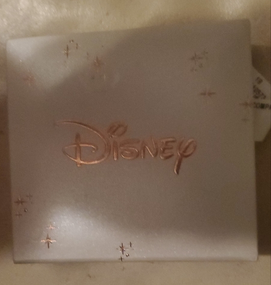2 DISNEY BOX SETS - Picture 9 of 10